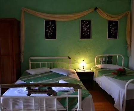 Hotell Keramos Zarós
