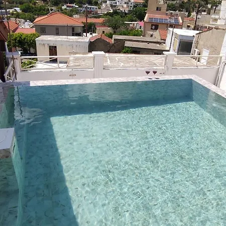 Hotel Keramos 2*