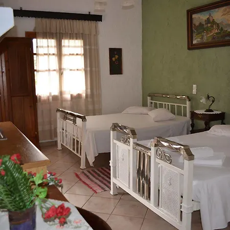 Hotel Keramos Zarós