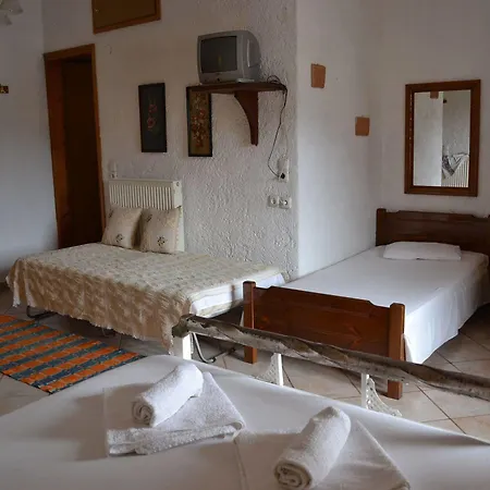 Hotel Keramos 2*